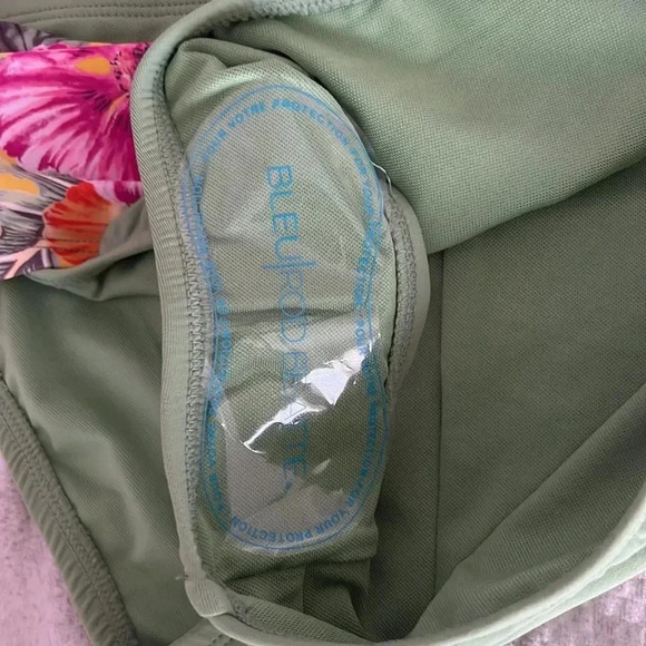 BLEU ROD BEATTIE Paradiso Tie-Front Bikini Top and Bikini Bottom - Picture 12 of 15